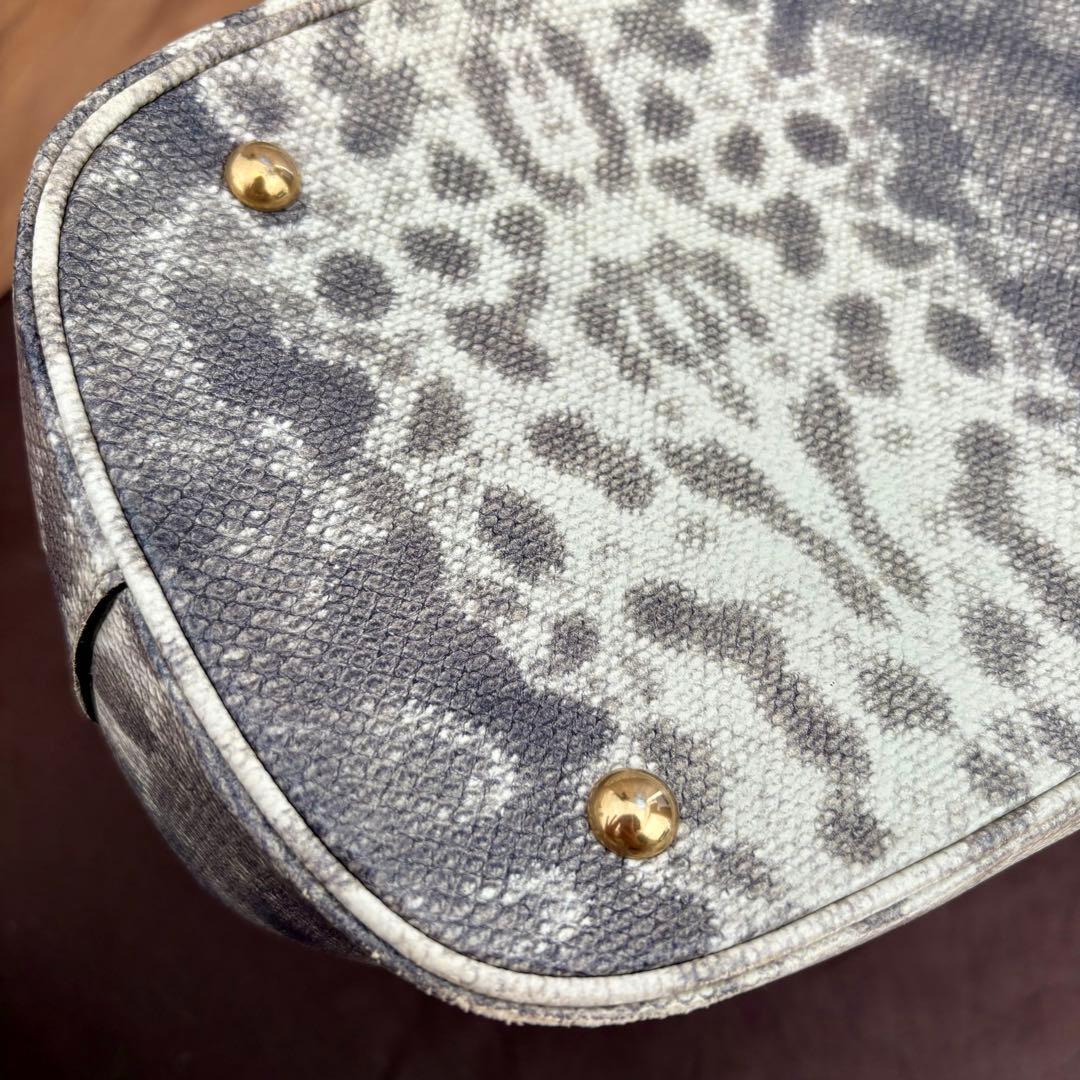 【週末値下げ！正規品】GUCCI グッチ レオパード柄 ショルダーストラップ付