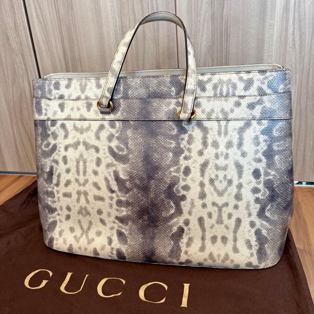 【週末値下げ！正規品】GUCCI グッチ レオパード柄 ショルダーストラップ付