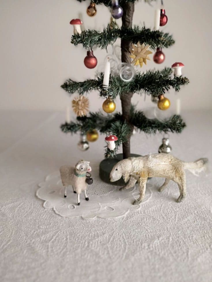 * antique sheep ✵ * 水色リボンと鈴をつけた小さな 羊さん