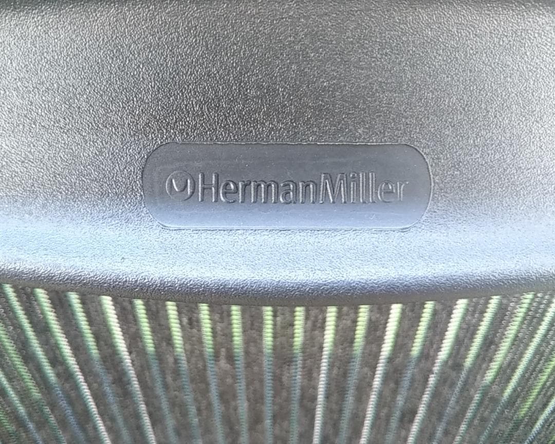 溶接エクレア　bk　アーロンチェア　Aサイズ　フル装備　レバー式可動肘