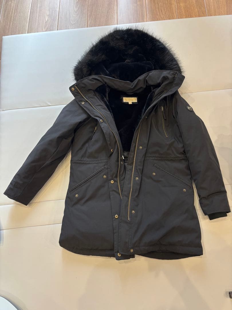 MICHAEL KORS ブラックダウンジャケット