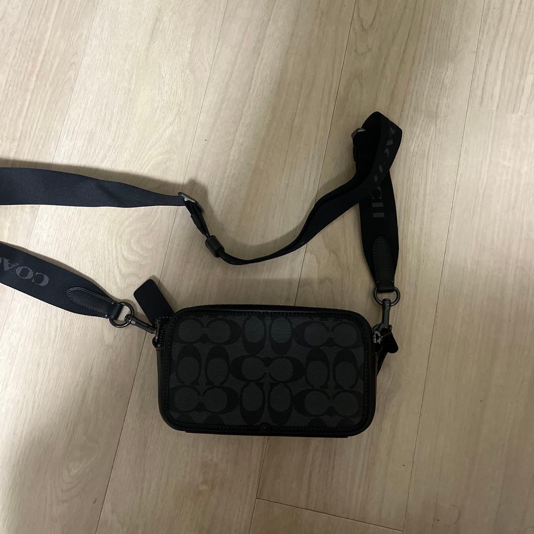 クロスボディ バッグ・シグネチャー