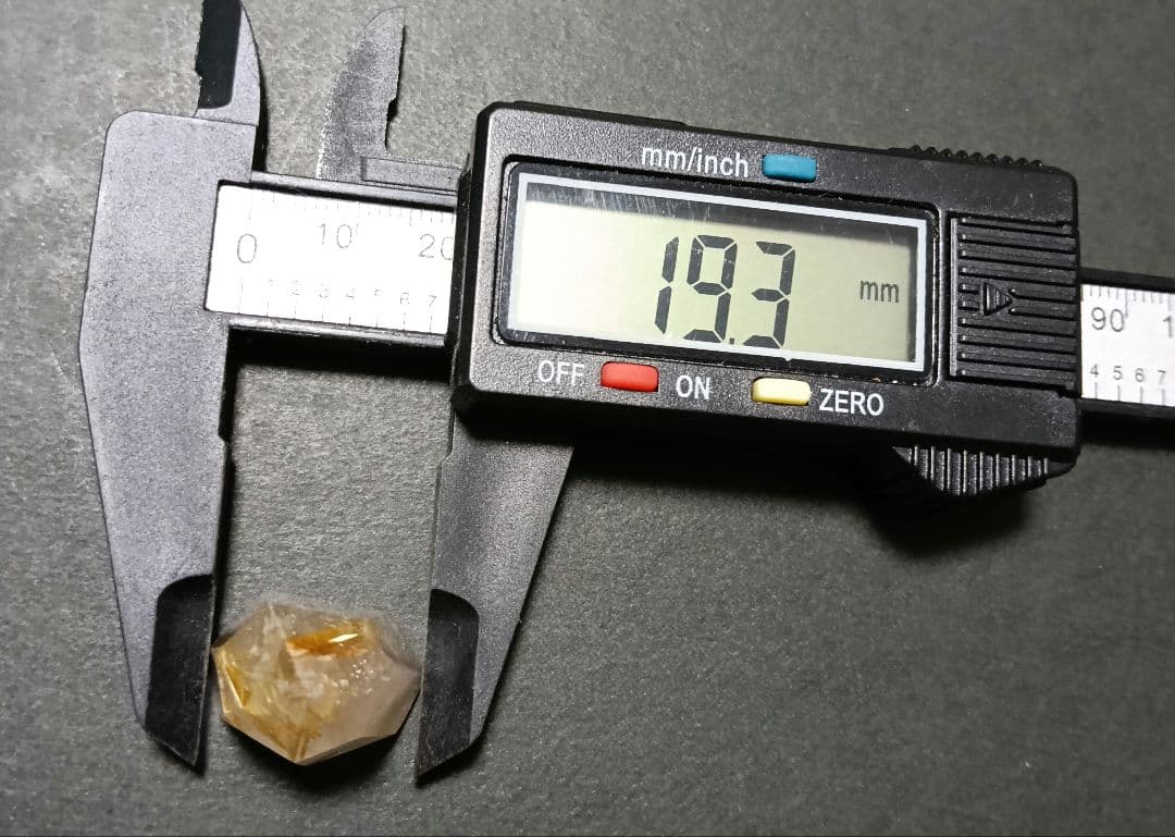 タイチンルチルクォーツポイント