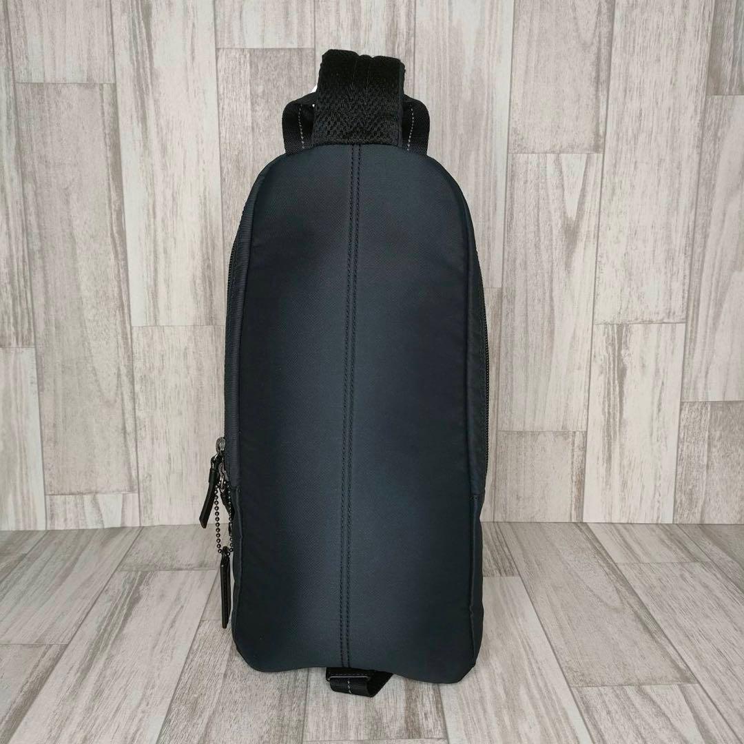 50 COACH コーチ　ボディーバッグ