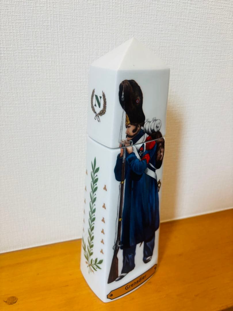 【希少】ナポレオン コニャック 限定陶器ボトル Grenadier