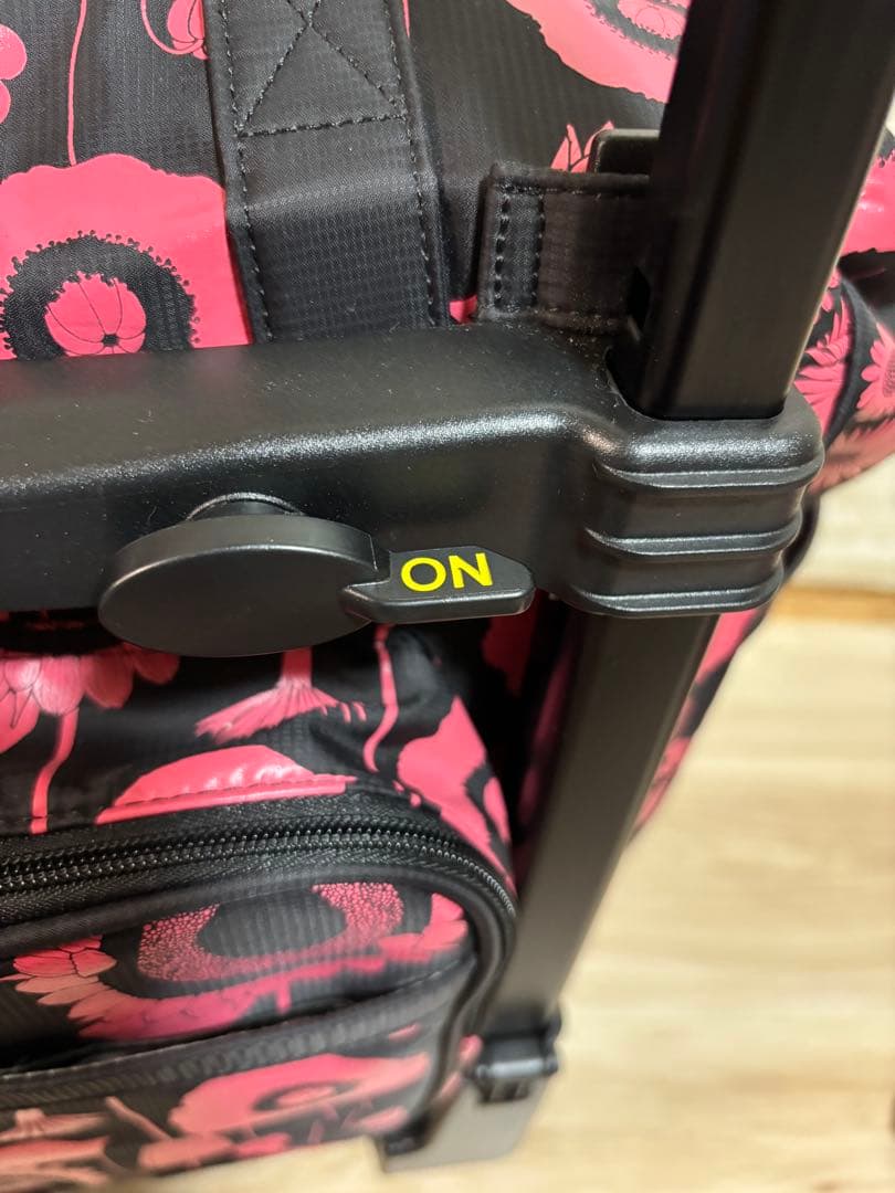 スワニー　中原淳一コラボ　キャリー　ブラック×ピンク <4輪ストッパー付>