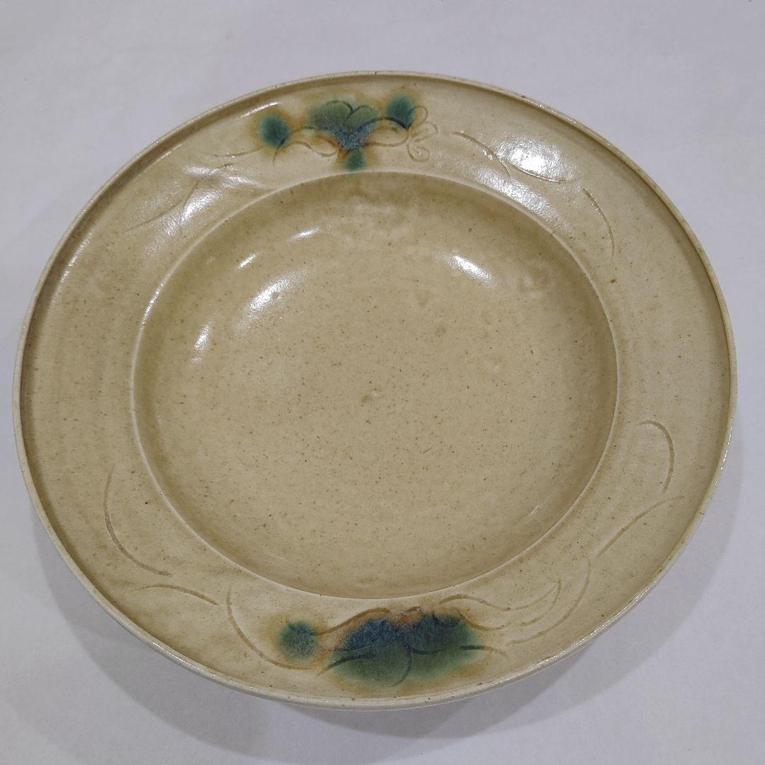 青とクリーム色の陶器皿2点セット