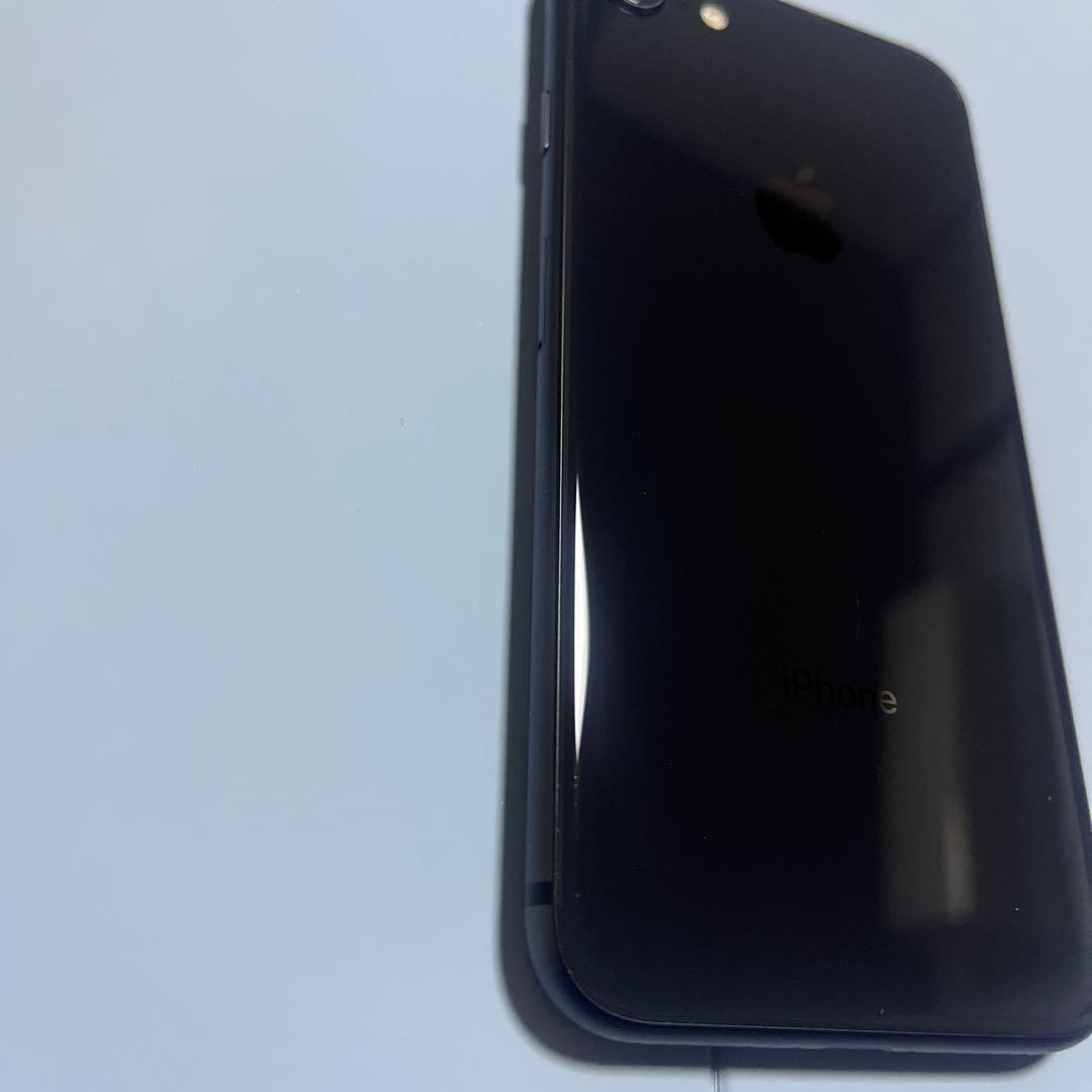 iPhone 8 スペースグレー 本体 美品