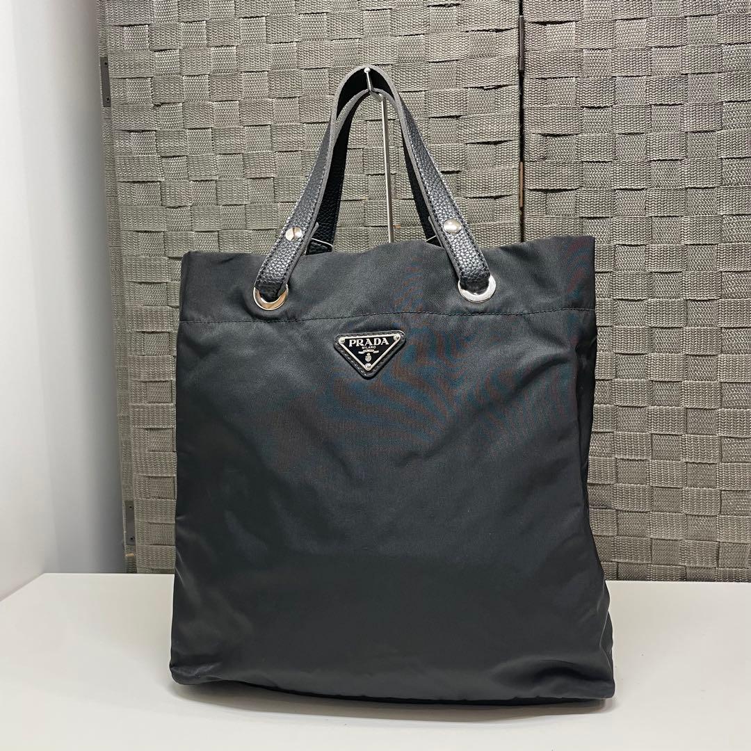 R*S様 PRADA ブラック ナイロントートバッグ