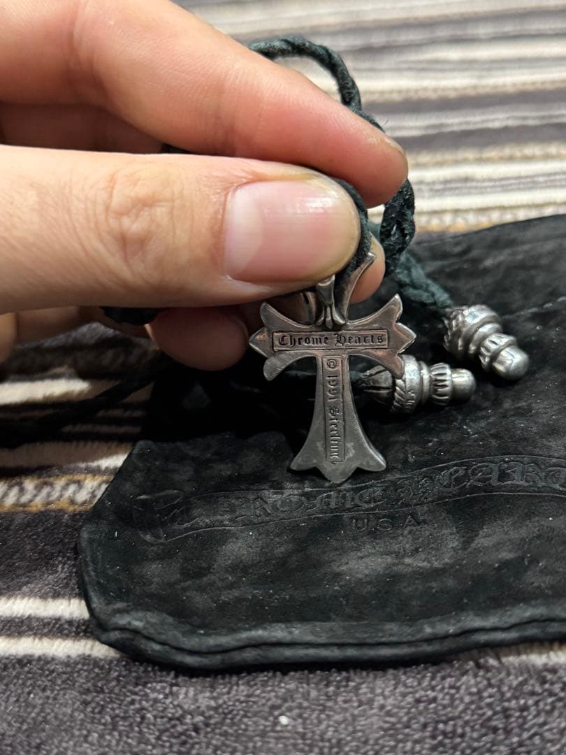 あ*く様 CHROME HEARTS スモール CHクロス レザーとピアス