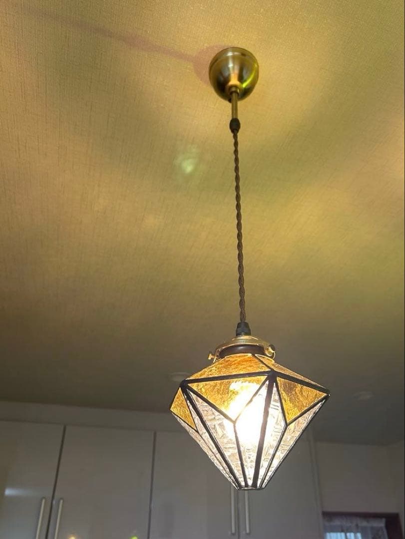 ヴィンテージ風ステンドグラスライト　吊り下げタイプ　黄色×透明色