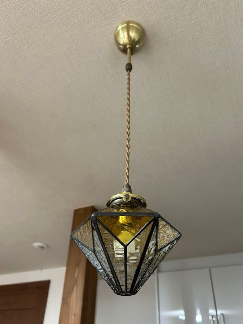 ヴィンテージ風ステンドグラスライト　吊り下げタイプ　黄色×透明色