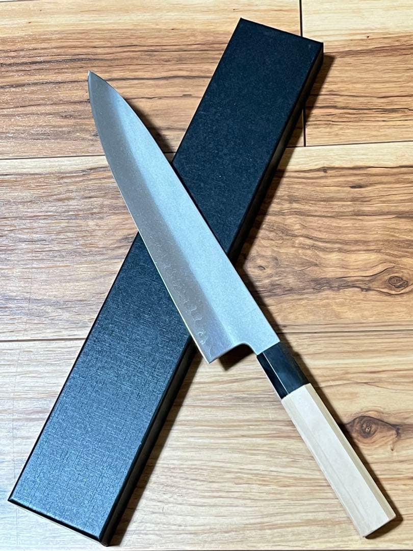 新品未使用　包丁　牛刀　料理包丁　鏡面研磨　梨地仕上げ　切味抜群　箱付