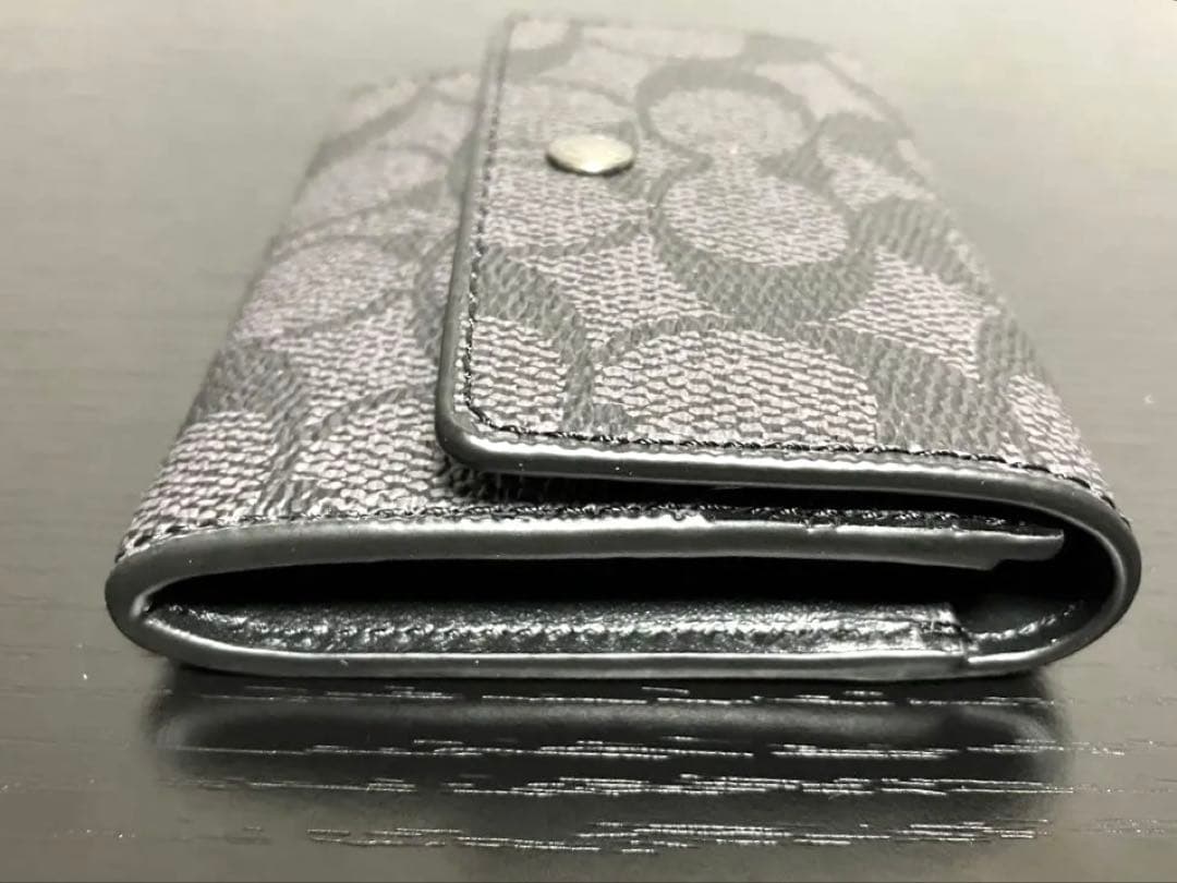新品未使用　COACH  ケース・シグネチャー キャンバス　ブラック