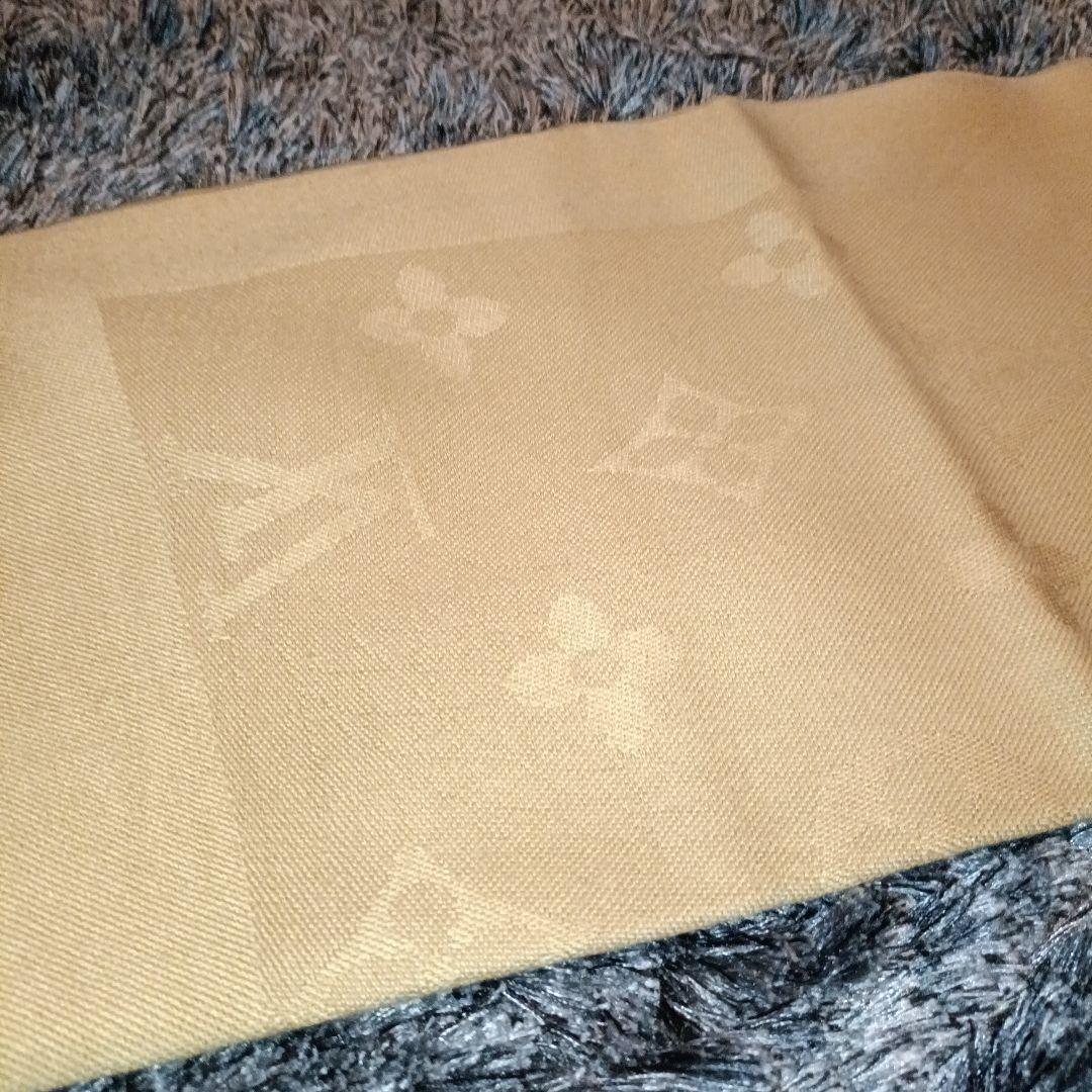 【美品】ルイヴィトン　ゴールドベージュマフラー