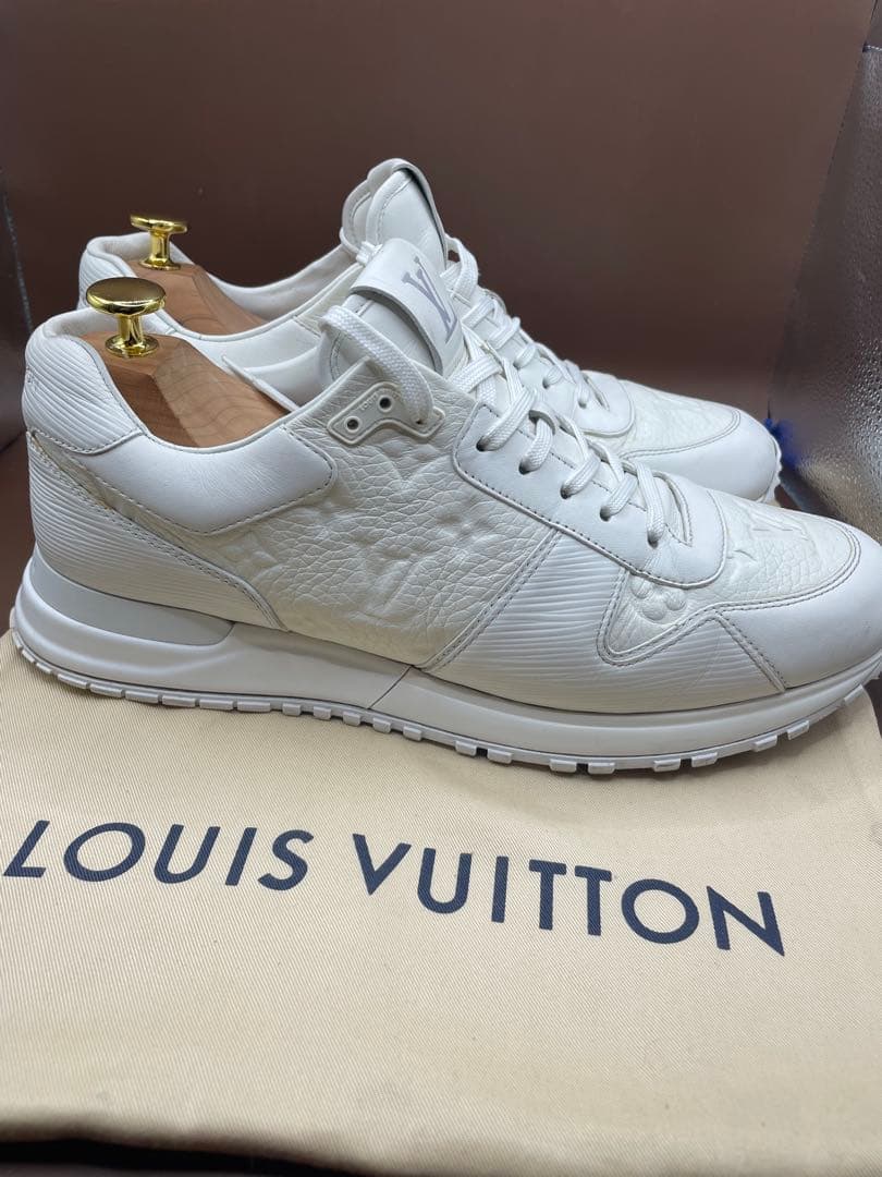 こー本体のみ ルイヴィトン　ランアウェイライン　モノグラムエピ柄スニーカー