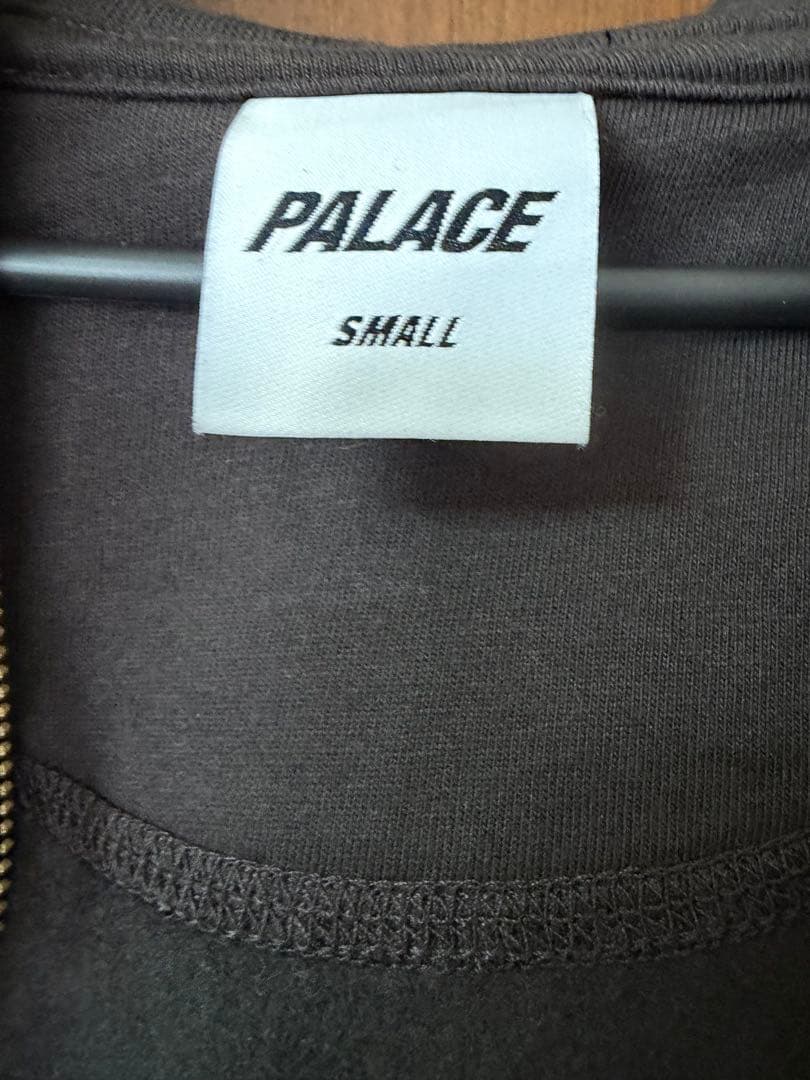 マ*ク様 palace ジップフーディ