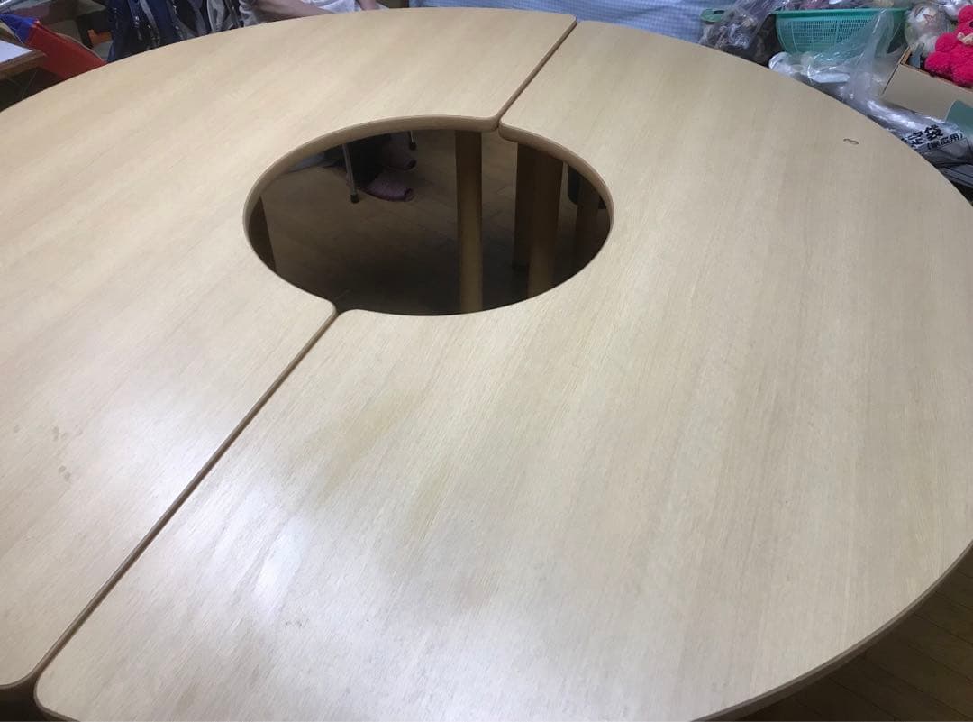 コクヨ　オフィス・店舗向け円座テーブル