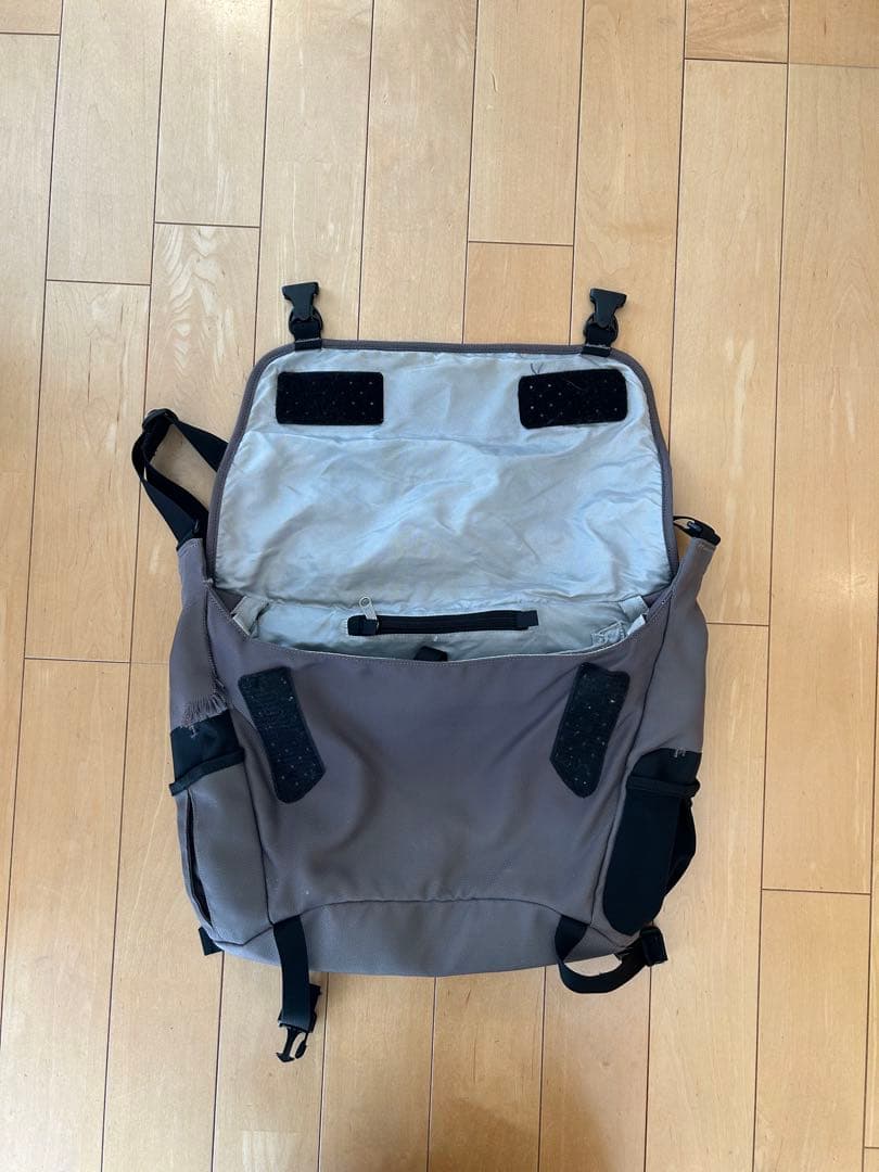 patagonia メッセンジャーバッグ　ショルダーバッグ