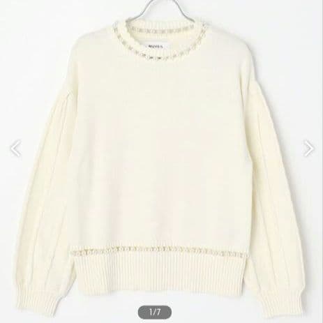 MUVEILパールつきニット