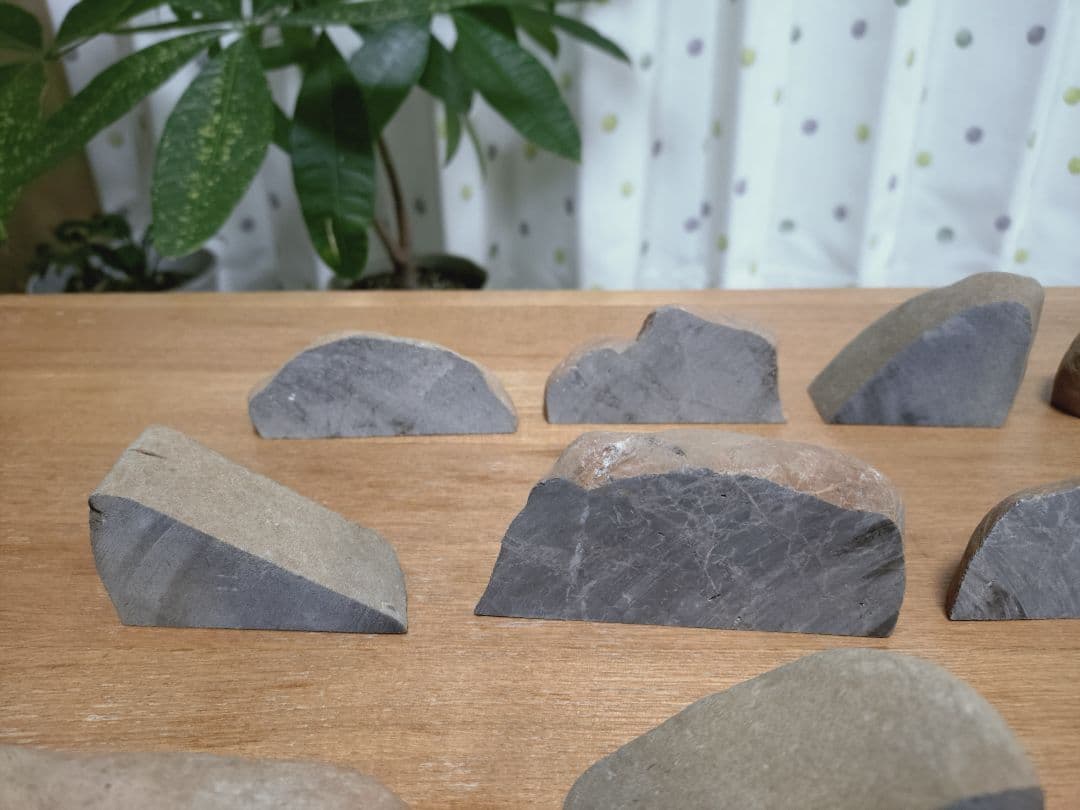 結婚式　席札　テーブルナンバー　アクセサリースタンド　ペーパーウェイト　大理石？