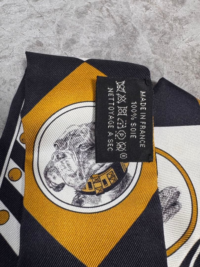 HERMES エルメスツイリー★コリエドシ アン 首輪と犬