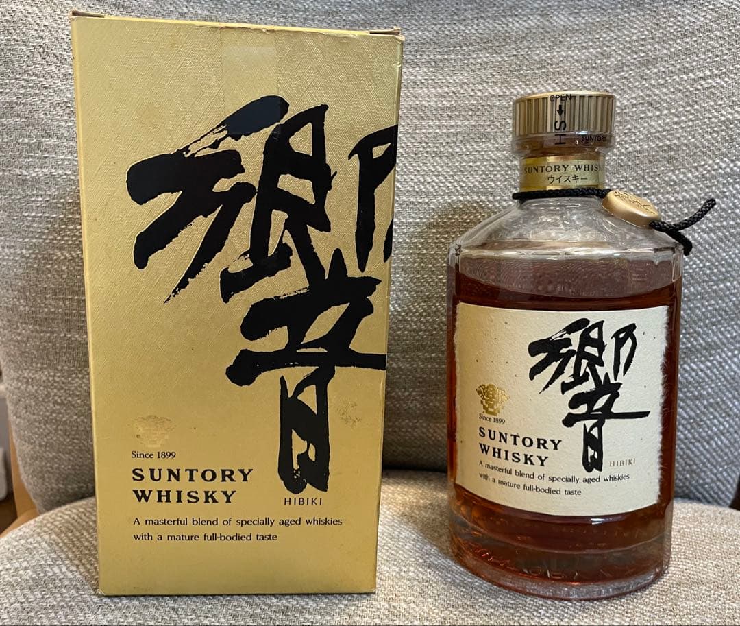 サントリー ウイスキー 響 700ml 43% 箱入り