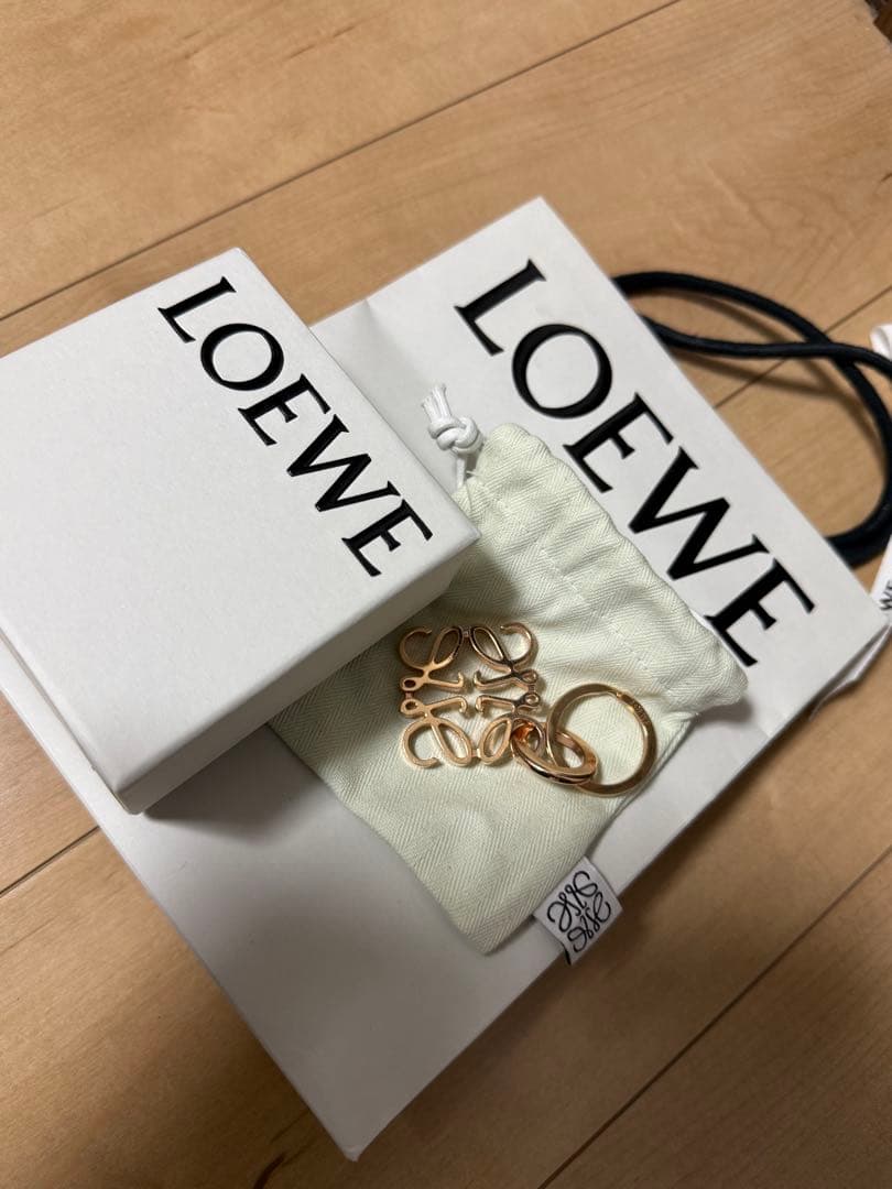 【最終値下】LOEWE ピンクゴールド キーホルダー