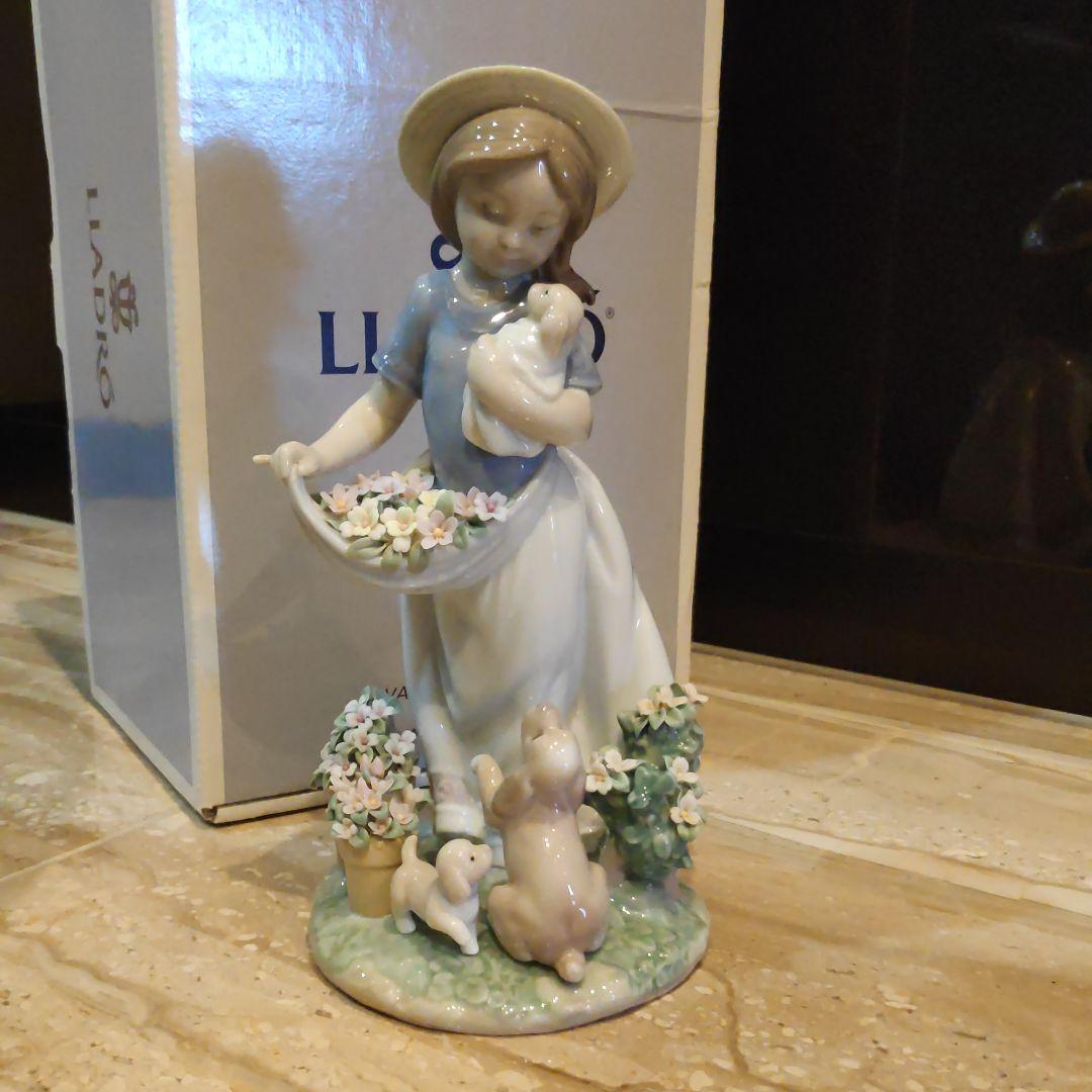 置物 LLADRO A ROMP IN THE GARDEN