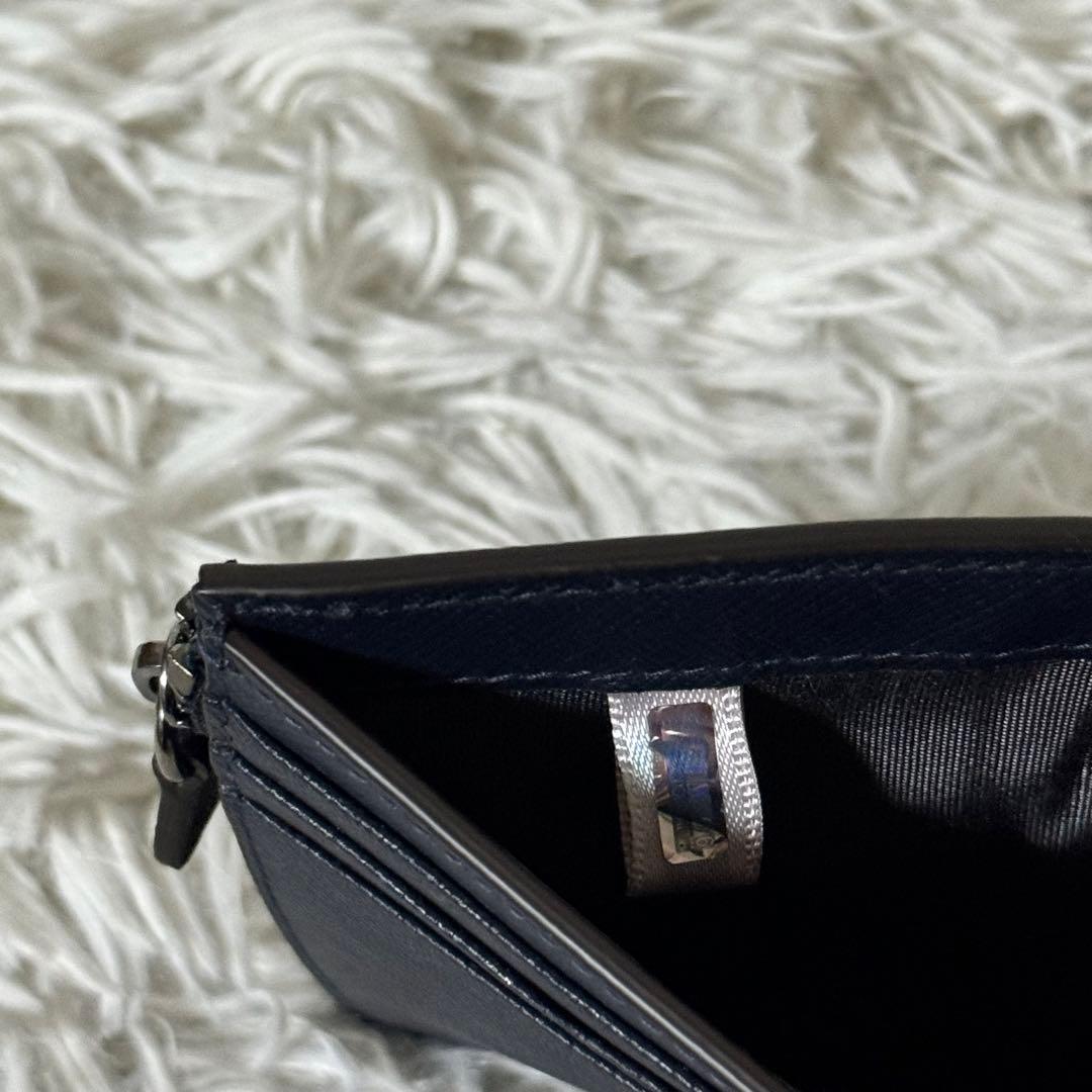 新品未使用✨JIMMY CHOO ジミーチュウ　三つ折り財布　RAIN レイン