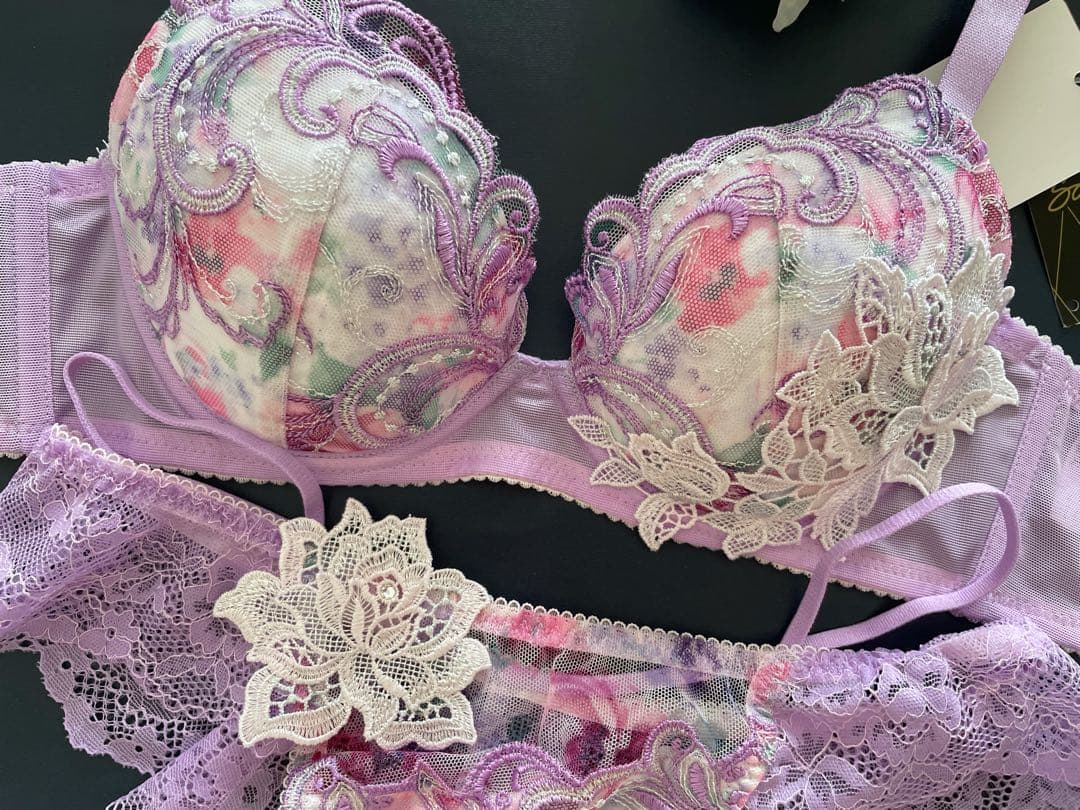 サルート B70/M 07G PU リアルアップブラ ドイツの花嫁