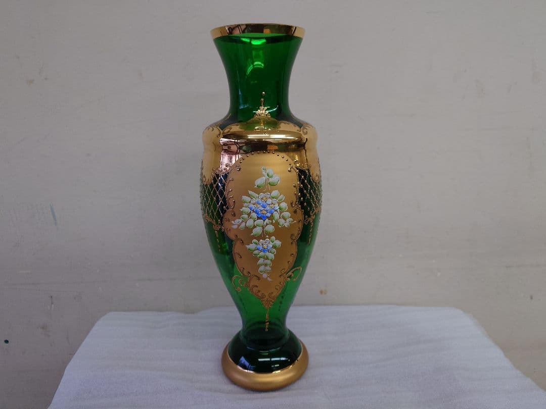 イタリア製　緑色ガラス花瓶 金箔装飾