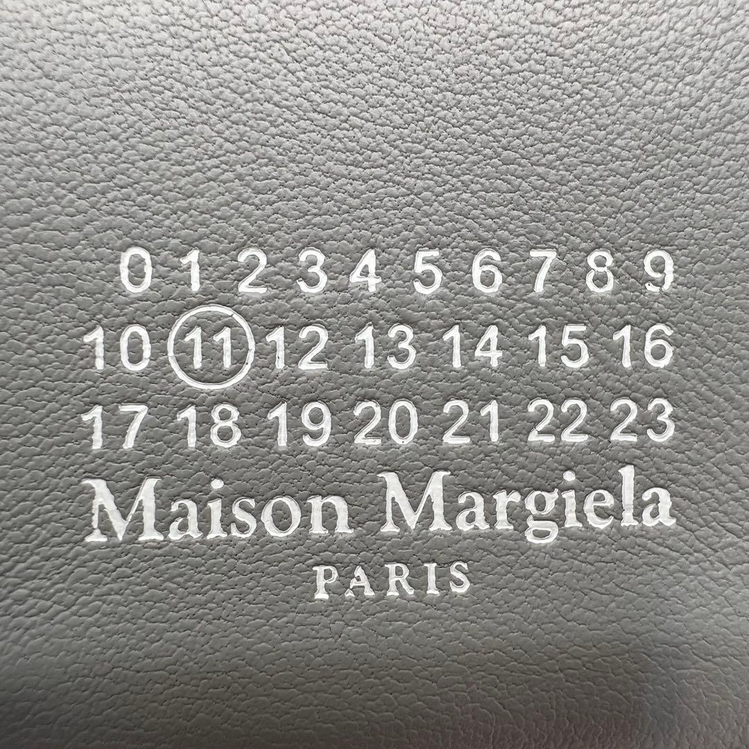 マルジェラ 折り財布 グラムスラム カレンダー オールレザー グレー