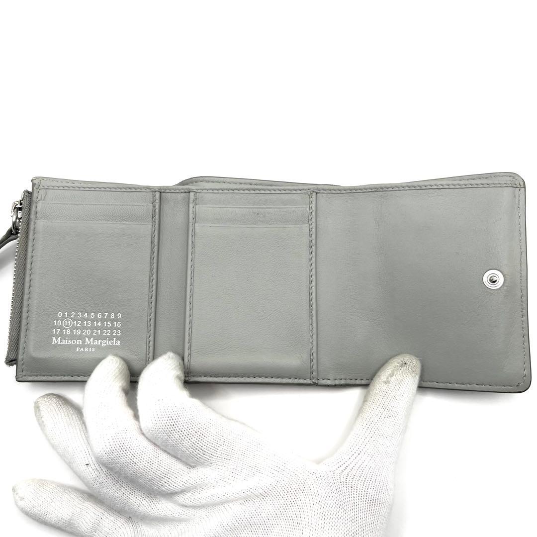 マルジェラ 折り財布 グラムスラム カレンダー オールレザー グレー