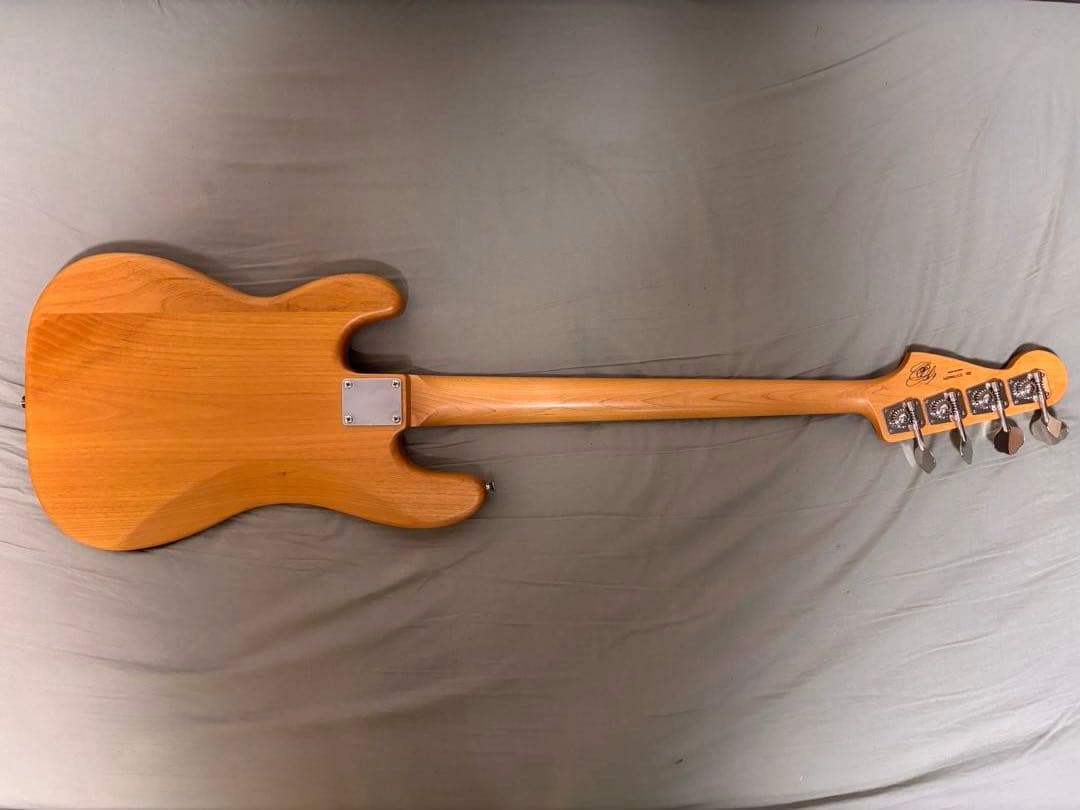 ベース SCANDAL TOMOMI PRECISION BASS [Fender]