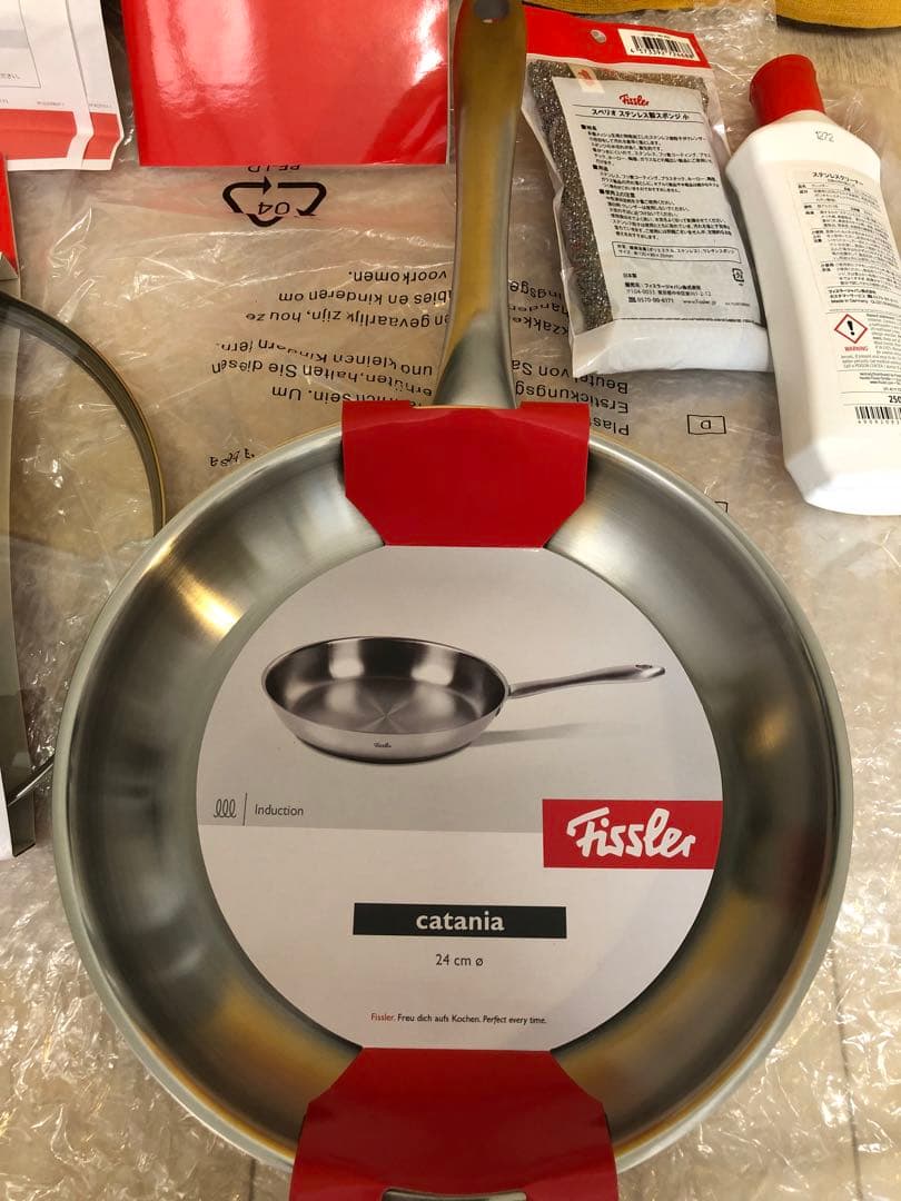 新品 フィスラー カターニャ ステンレスフライパン24cmガラス蓋付きIH対応