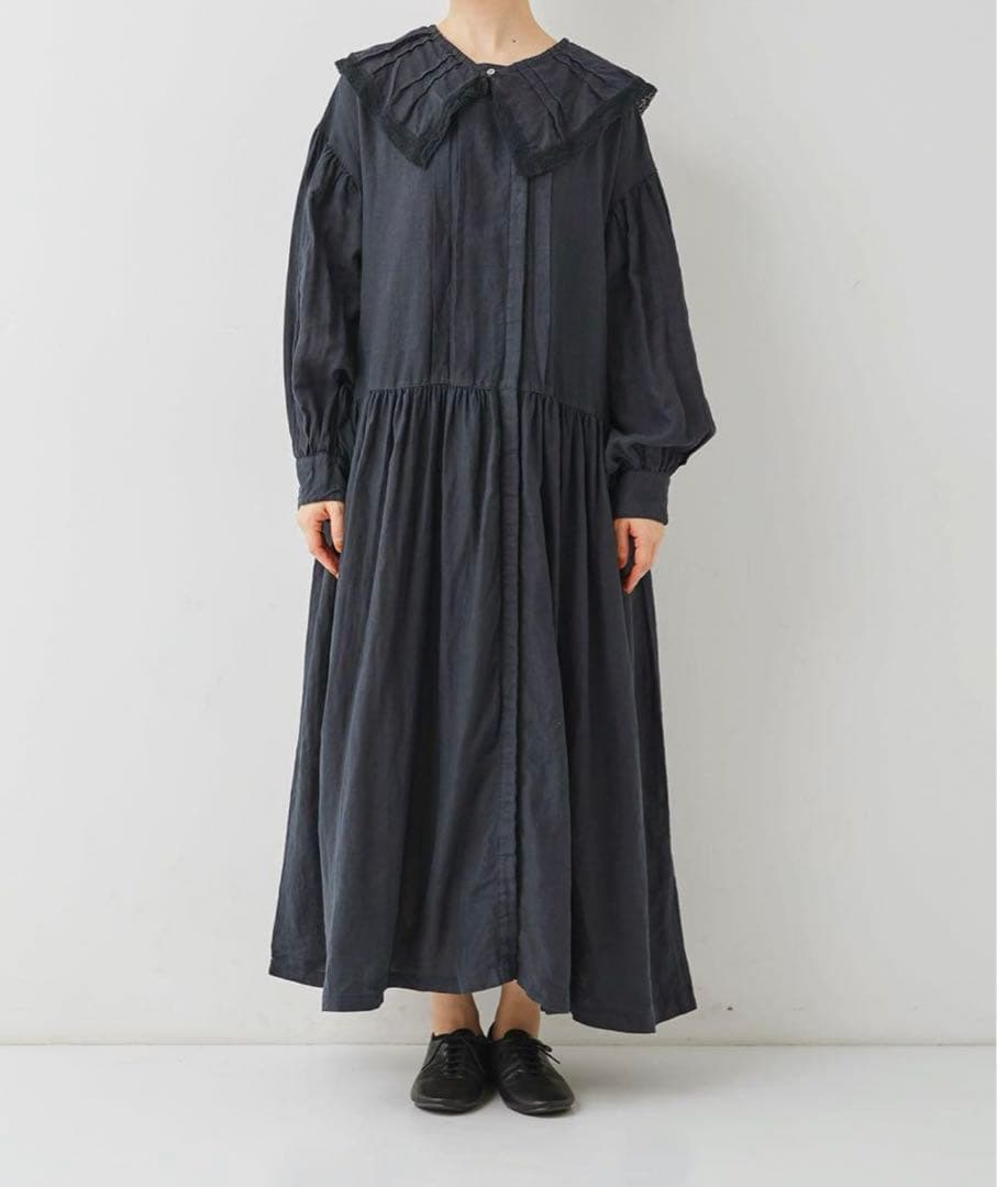 ネストローブ付け襟ワンピース(墨黒)