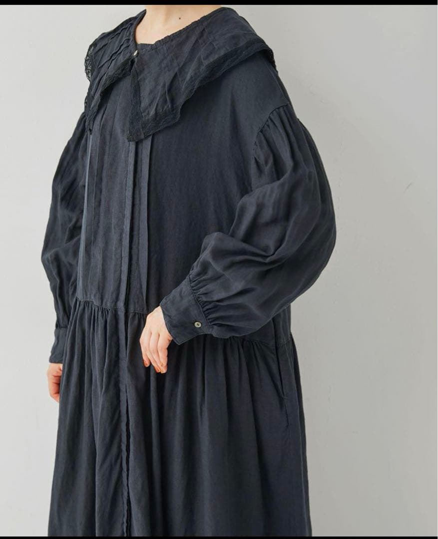 ネストローブ付け襟ワンピース(墨黒)