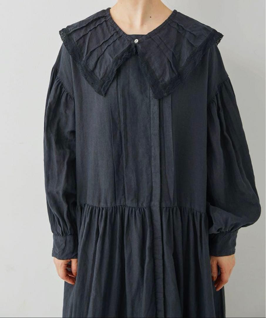 ネストローブ付け襟ワンピース(墨黒)