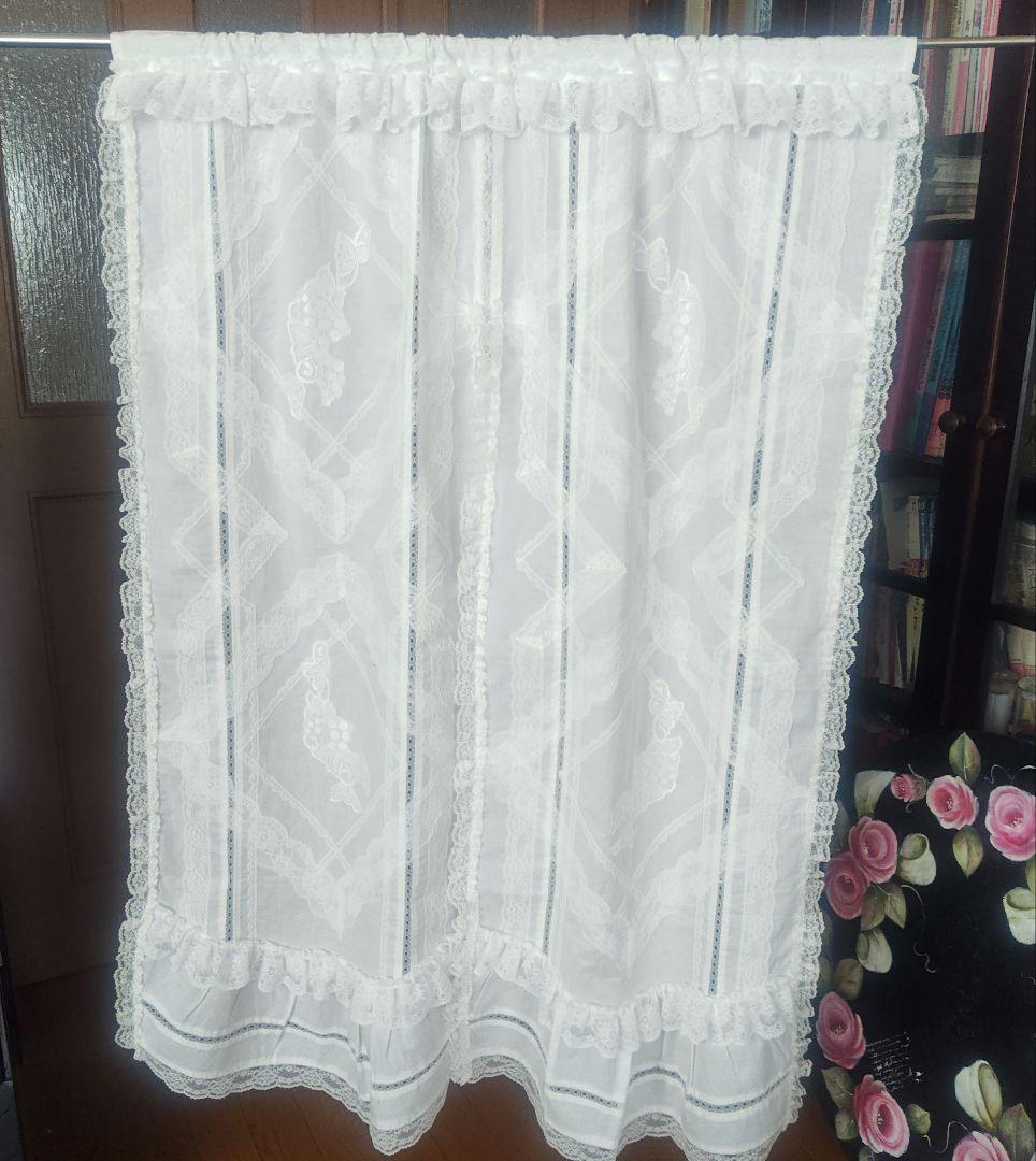 ホワイトレースカーテン フリル付き