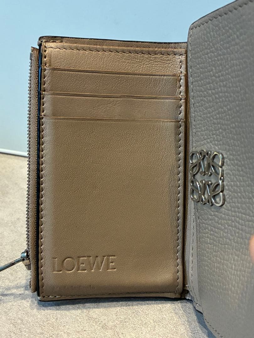 LOEVE ロエベ　アナグラム　レザー　グレージュ　三つ折り財布