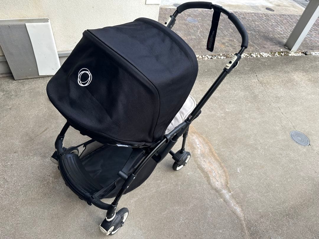 bugaboo bee オールブラックモデル ホワイトシートライナー付き