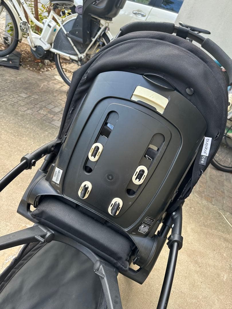 bugaboo bee オールブラックモデル ホワイトシートライナー付き