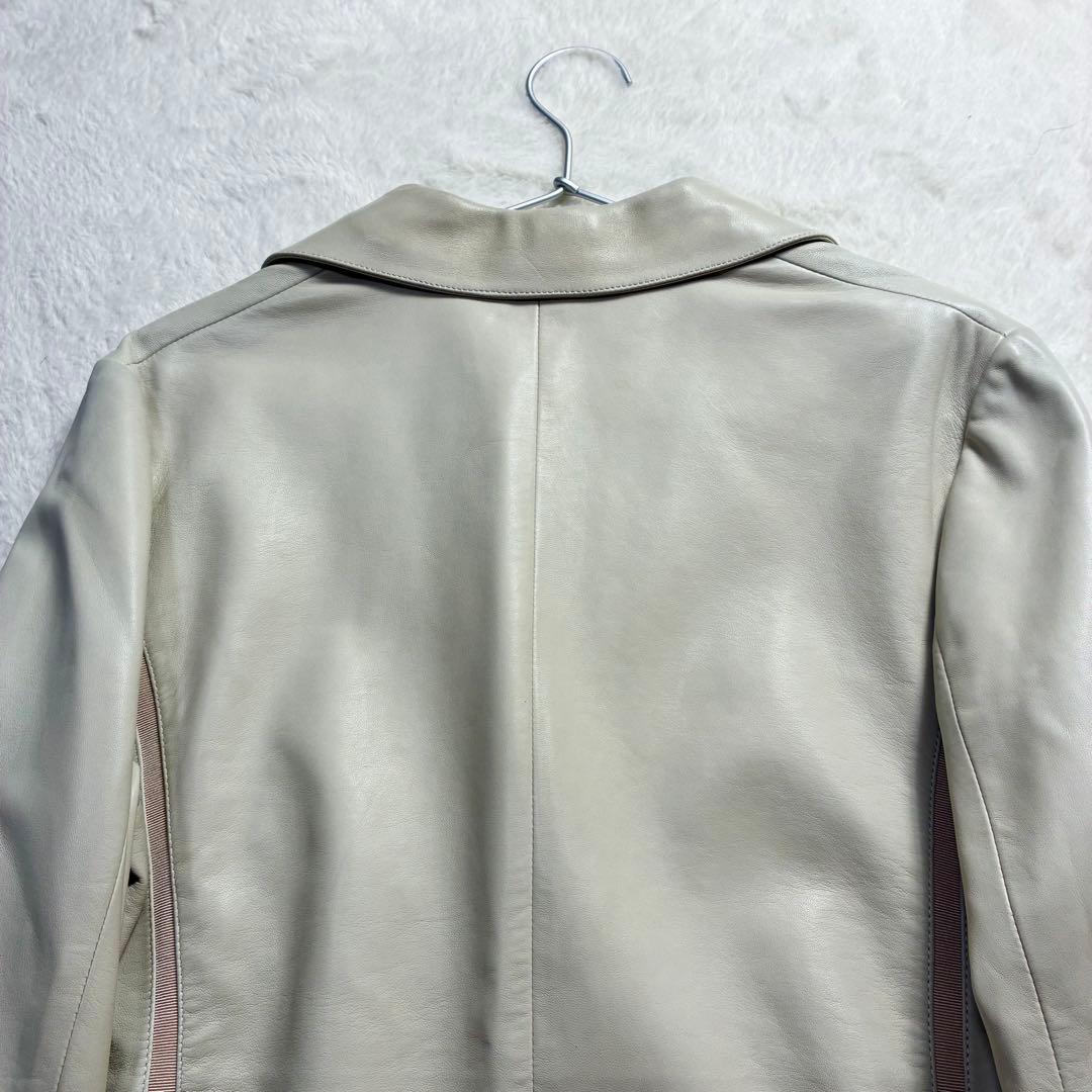 サルヴァトーレ フェラガモ テーラードジャケット レザー アイボリー系