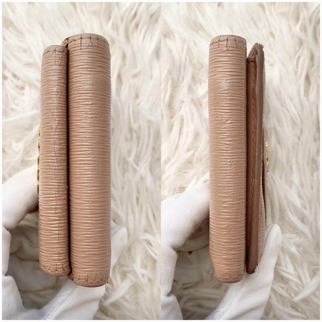 カードあり✨プラダ 三つ折り 財布 レター型 サフィアーノ ロゴ金具 コンパクト