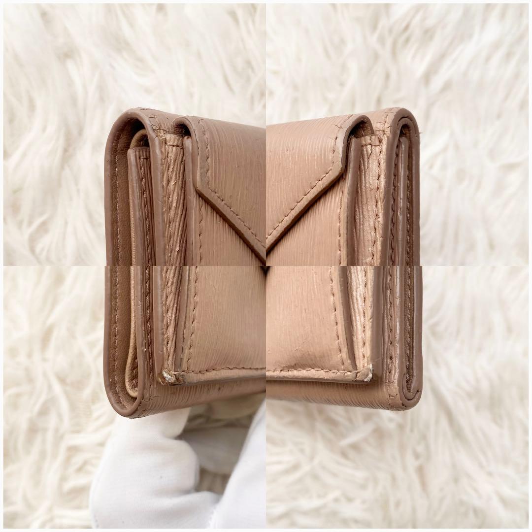 カードあり✨プラダ 三つ折り 財布 レター型 サフィアーノ ロゴ金具 コンパクト