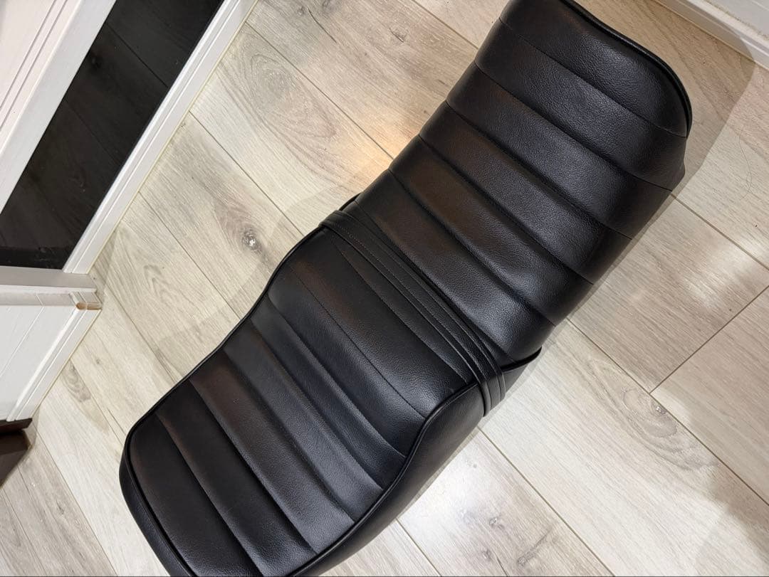 gsx400e gsx250eザリシート　タックロール