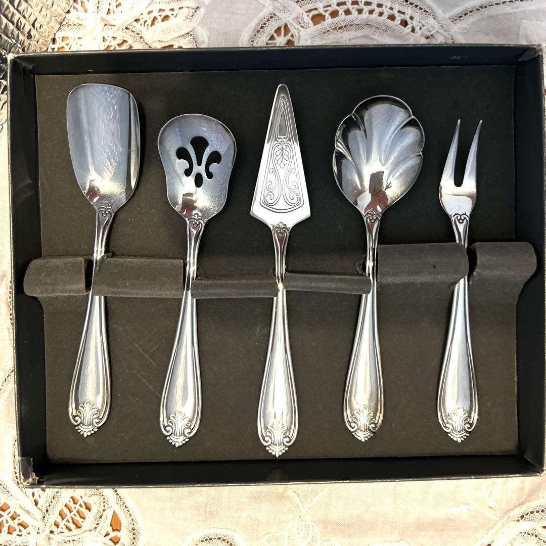 ⭐️新品未使用⭐️ ONEIDA社のシルバーサービングカトラリー5本セット