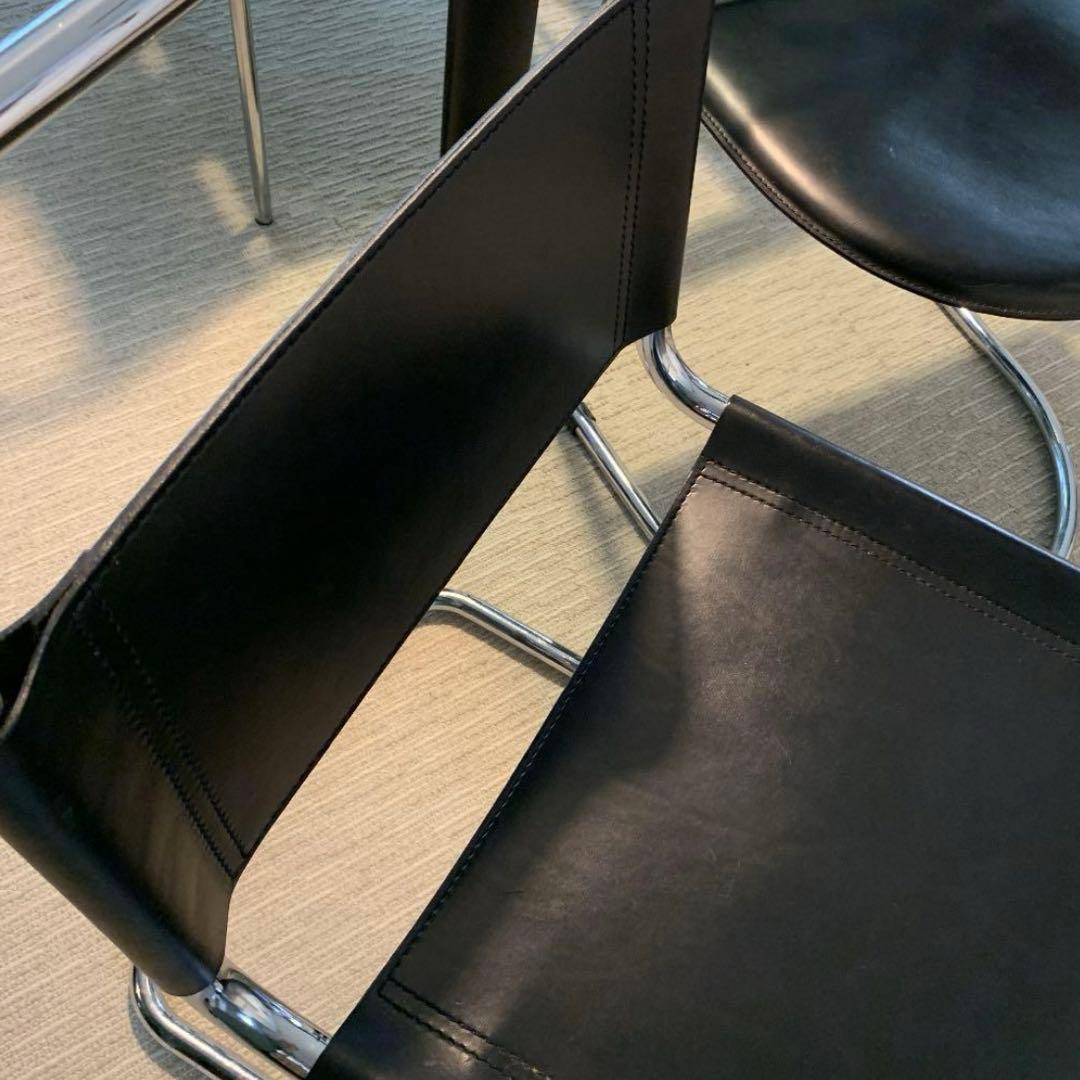 キャンティレバーチェア