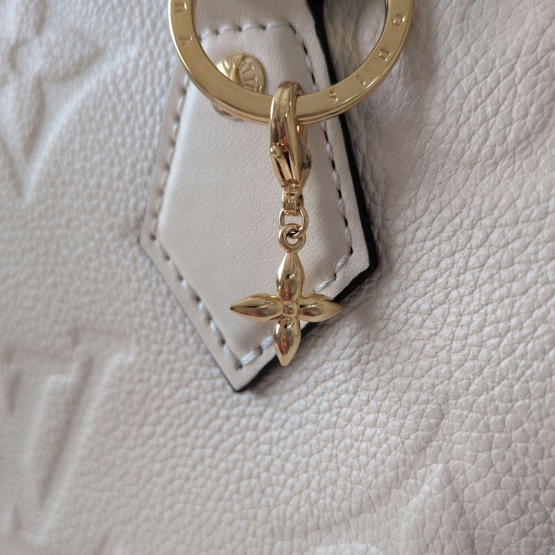 週末価格　ルイ・ヴィトンチャーム